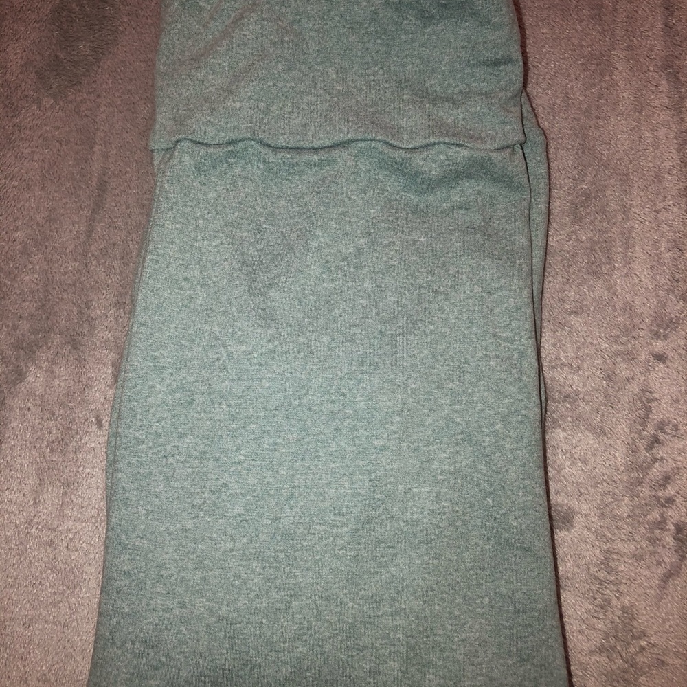 Mint colored lularoe leggings!